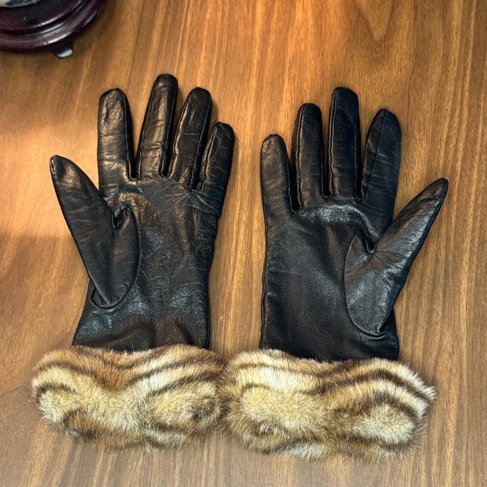Black Leather Gloves with Faux Fur Trim size Large